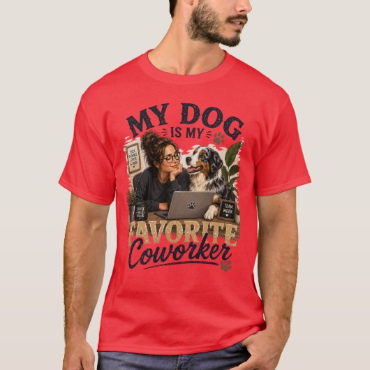 愛犬が一番の同僚 – ドッグマムオフィスデザイン Tシャツ (正面)