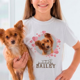 愛犬に守られている カスタムペット写真 ピンクのハート Tシャツ