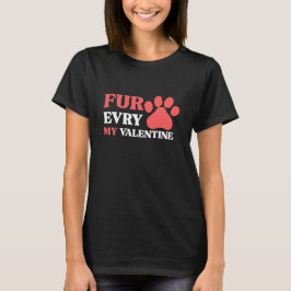 愛犬家のためのキュートな犬の足型バレンタインデザイン Tシャツ