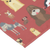 愛犬家用のかわいい犬の柄のデザイン – 赤バック テーブルクロス (アングル)