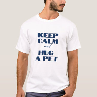 愛玩犬保を抱きしめる Tシャツ