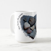 愛考えの岩とハート型の岩 コーヒーマグカップ (正面左)