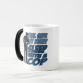 感じの金庫、警察官との睡眠 モーフィングマグカップ (正面左)