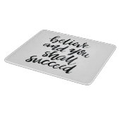 感動的な引用文: 信じれば成功します カッティングボード (角)