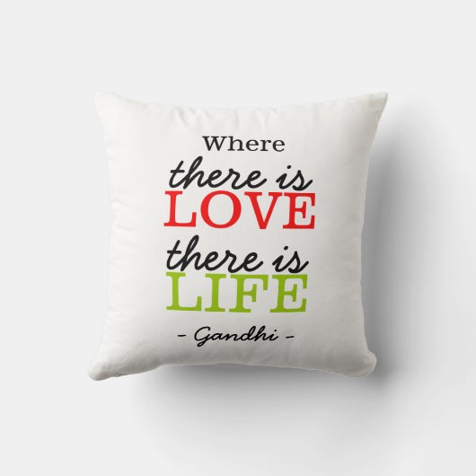 感動的なGandhiの引用文の白黒 クッション (裏面)