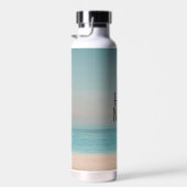 感動的引用文今ここにいるビーチモダン ウォーターボトル (右面)