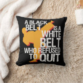感動的武術アーツブラックベルトファイター クッション (ブランケット)