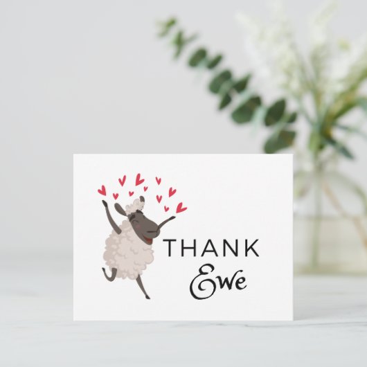 感謝してい赤いハート付きEwe Sheepありがとうはがき ポストカード (スタンド正面)