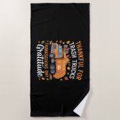 感謝のリサイクルトラック感謝の日のギャルバッグ ビーチタオル (正面)