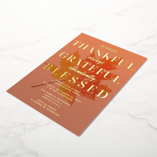 感謝の感謝の賛美感謝祭パーティー 箔招待状 (回転した状態)