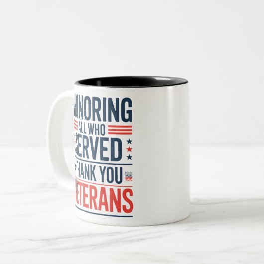 感謝の日に仕えたすべての名誉退役軍人 ツートーンマグカップ (正面左)