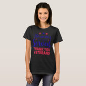 感謝の日を務めた全ての人々を称える退役軍人 Tシャツ (正面フル)