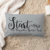 感謝の気持ちで毎日を始めるハート |引用文アート ランバークッション (ブランケット)