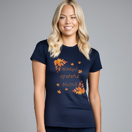 感謝の気持ちで満たされた秋の落ち葉 Tシャツ