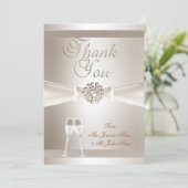 感謝の気持ちを伝えるウェディング ダマスク クリーム ホワイト シャンパン サンキューカード (スタンド正面)