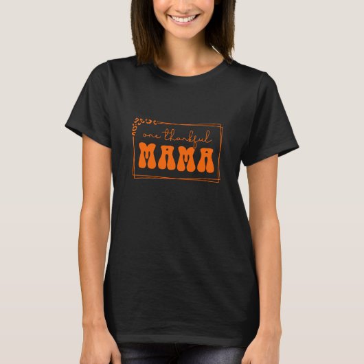 感謝の気持ちを伝えるママのためのタイポグラフィ Tシャツ (正面)