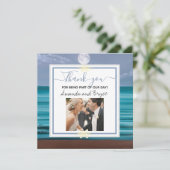 感謝の気持ちを込めた月光に照らされたターコイズの海でのビーチウェディング サンキューカード (スタンド正面)