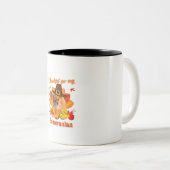 感謝の私のポメラニア犬犬Thanksgiving Im Pumpki ツートーンマグカップ (正面右)