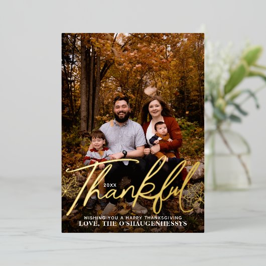 感謝の秋の葉の感謝祭家族写真 箔シーズンカード (立ち正面)