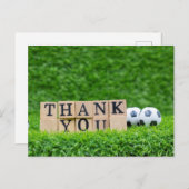感謝の言葉とサッカーボール緑の草の上にある ポストカード (正面/裏面)