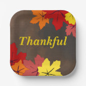 感謝の赤オレンジ色の黄色のカエデの木の離れ茶色 ペーパープレート (正面)