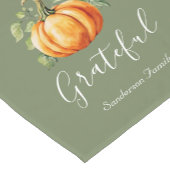 感謝オレンジカボチャモスグリーンパーソナライズされた ショートテーブルランナー (コーナー)