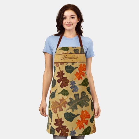 感謝モダンヴィンテージ秋オーク葉ツリー エプロン (着用した状態)