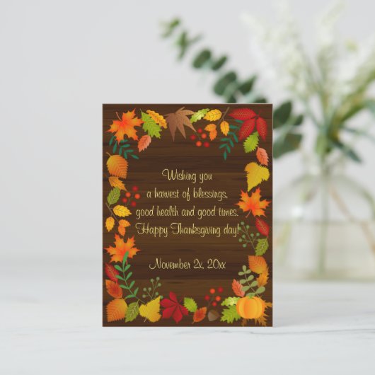 感謝祭のためのカラフルな秋の群葉 インビテーションポストカード (スタンド正面)