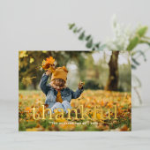 感謝祭の家族写真 箔シーズンカード (立ち正面)