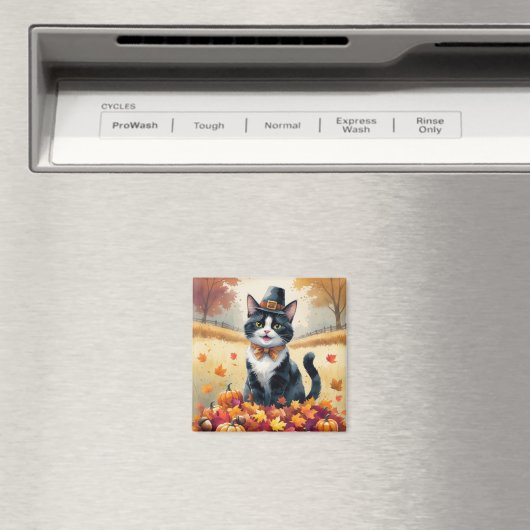 感謝祭の紅葉で育つタキシード猫 マグネット (インサイチュ (食洗機))