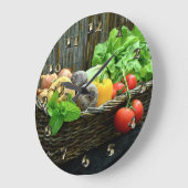 . .感謝祭の野菜収穫を籠に入れる ラージ壁時計 (傾斜)