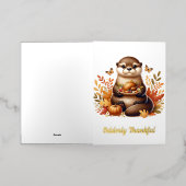 感謝祭の食べ物と蝶と可愛いカワウソ 箔グリーティングカード (外側レイダウン)