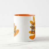 感謝祭タイポグラフィと秋リーフ ツートーンマグカップ (中央)