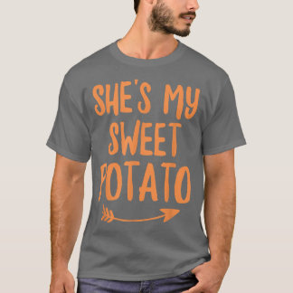 感謝祭マッチングカップル彼女は私の甘いポット Tシャツ
