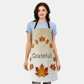 感謝祭リース感謝シンプルメープル離れズ エプロン (着用した状態)