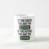 感銘を受けるコーディング名言 - コードとコア コーヒーマグカップ (中央)