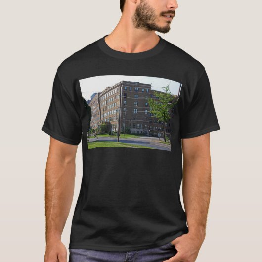 慈悲の大学 Tシャツ (正面)