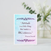 態度は小さなことだ – 前向き引用文の ポストカード (スタンド正面)
