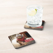 態度及び濶歩の堅い西部の保安官のフクロウ コースター (右側)