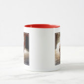 態度及び濶歩の堅い西部の保安官のフクロウ マグカップ (中央)