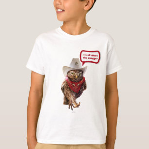 態度及び濶歩の堅い西部の保安官のフクロウ Tシャツ