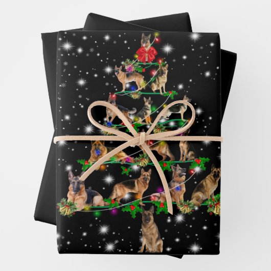 懐中電灯で覆われたドイツのクリスマスツリー ラッピングペーパーシート (インサイチュ)