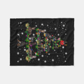 懐中電灯で覆われたドーバーマンクリスマスツリー フリースブランケット (正面(横))