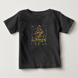 懐中電灯で覆われるダックシュントのクリスマスツリー ベビーTシャツ