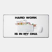 懸命の仕事は私のDNA分子生物学のユーモアの中にある デスクマット (キーボード&マウス)