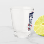 懸命作業、高度な教育と成功… ショットグラス (左)