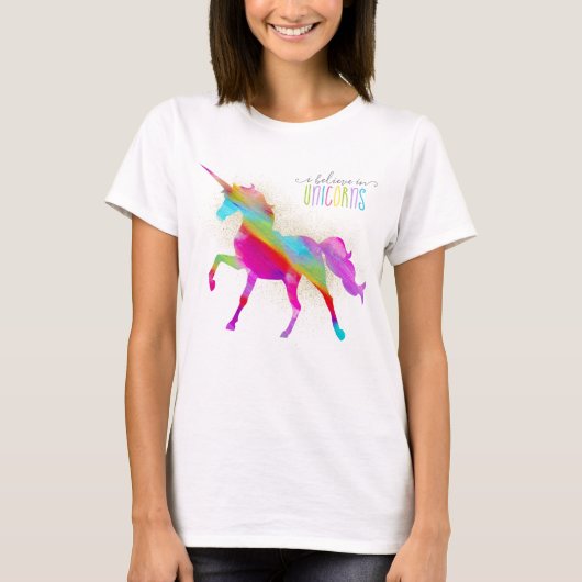 成人女性の金ゴールドのグリッターの虹のユニコーン Tシャツ (正面)