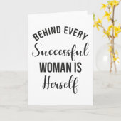 成功した女性の背後には彼女自身がいる カード (黄色い花)