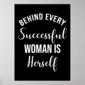 成功した女性の背後には彼女自身がいる ポスター (正面)