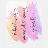 成功した女性引用文ピンクパープルウォーター色 フリースブランケット (正面)